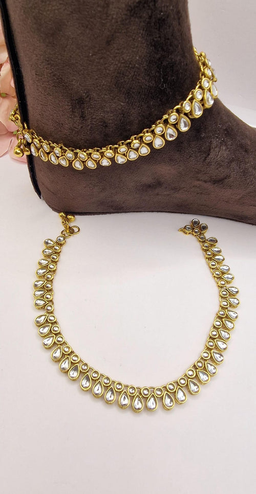 Sleek Kundan Gold Anklet