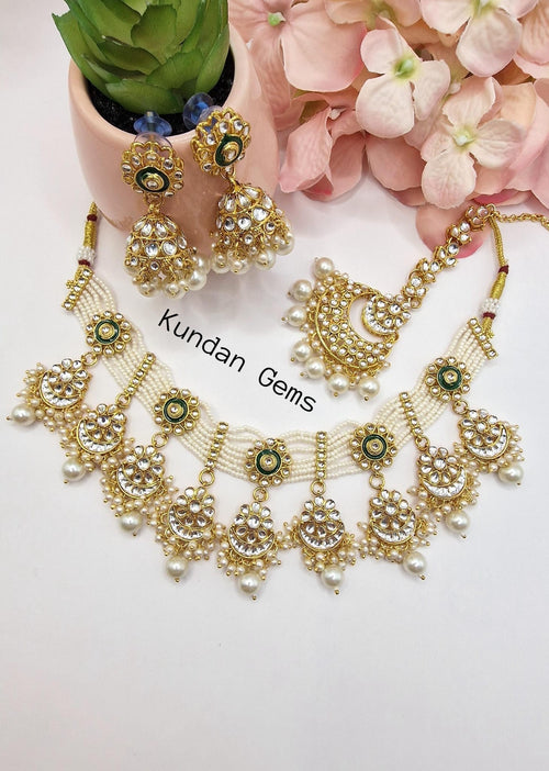 Kundan Droplet Choker Set