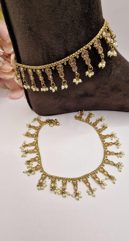 Sleek Gold Anklet