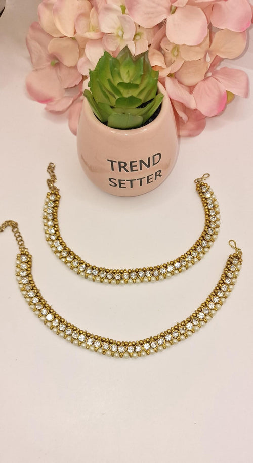 Pair of Sleek Anklets