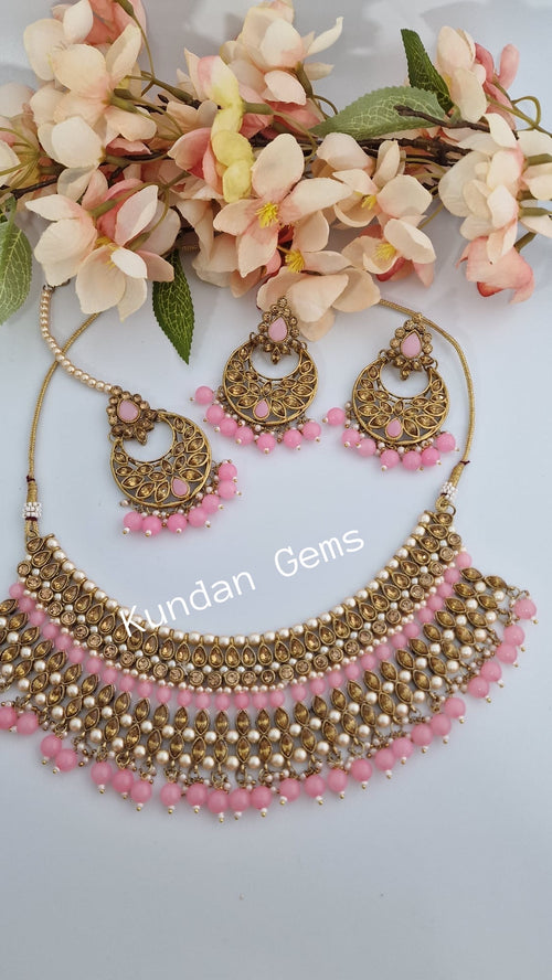 Baby pink necklace Set